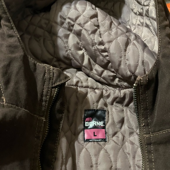 Women’s Berne work coat. Lots of life left! Size large. - Picture 2 of 10